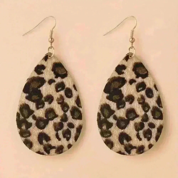 Leopard Print Teardrop PU Leather Earrings - Picture 1 of 2